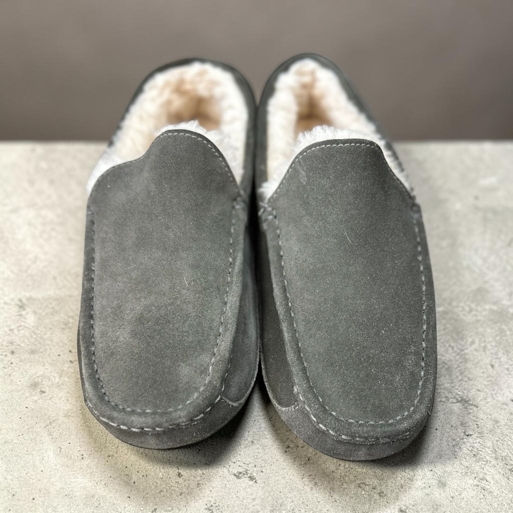 UGG Ascot Slipper Size 9 Charcoal Gray Suede Shearling Lined Moccasin 110111